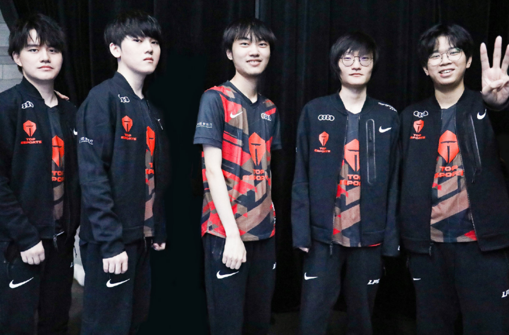 新年首离队 新年首离队